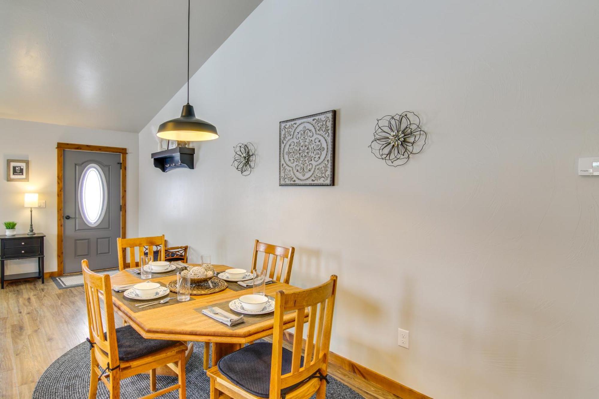 Cozy Belgrade Home Near Skiing, Hiking And Airport! Εξωτερικό φωτογραφία